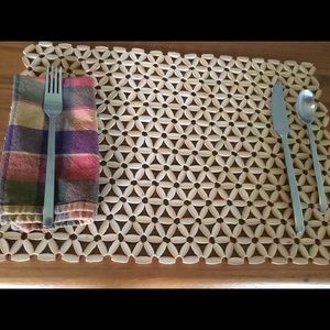 Set of 4 faux wood placemats